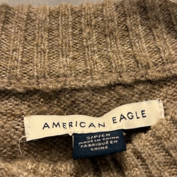 American Eagle cropped cardigan sweater - Size M (NWT) - Picture 3 of 4
